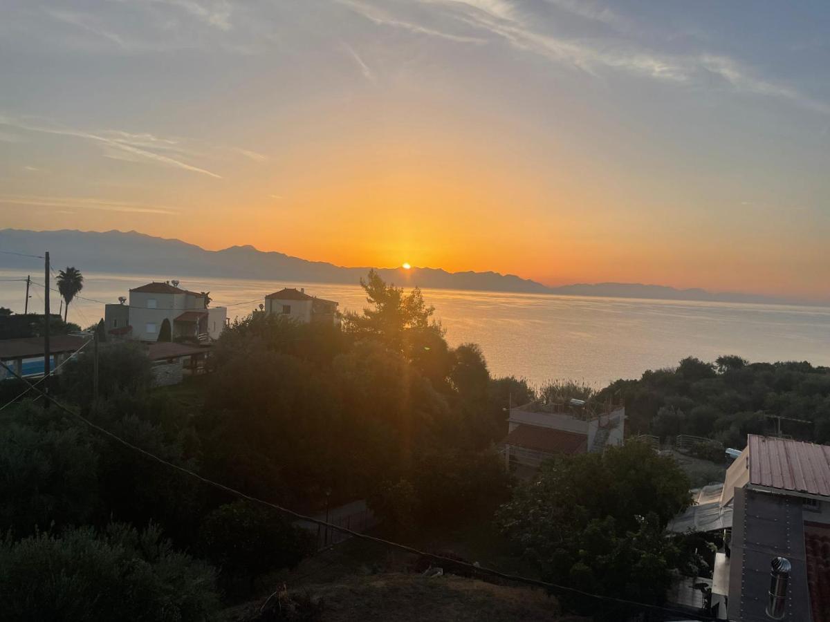 Villa Delfini Chrani Buitenkant foto
